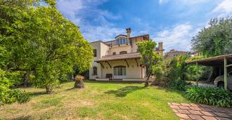 Villa junto al mar en Bordighera en venta