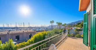 Villa elegante en primera línea de mar en San Remo en alquiler