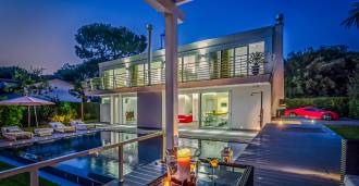 Villa nueva en venta cerca de la costa, cerca de Forte dei Marmi.