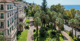 Ático junto al mar en Ospedaletti en venta