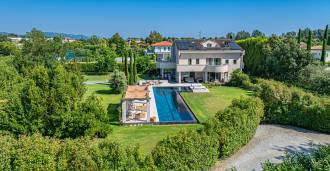 Villa con piscina en Forte dei Marmi en venta