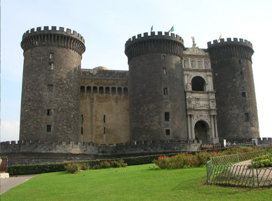 Antiguos castillos de Nápoles