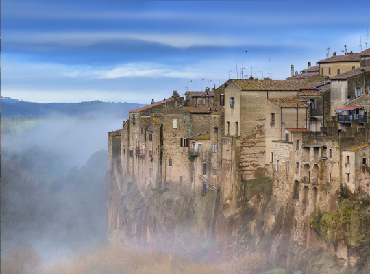 Pitigliano ciudad de rocas y cuevas naturales